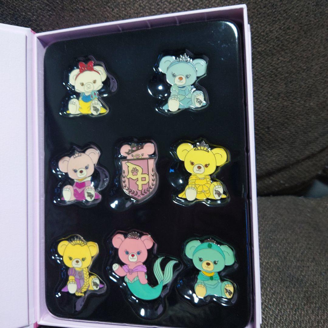 ユニベアシティ プリンセスユニベアシティ10周年　ピンバッチ＆コレクションブック