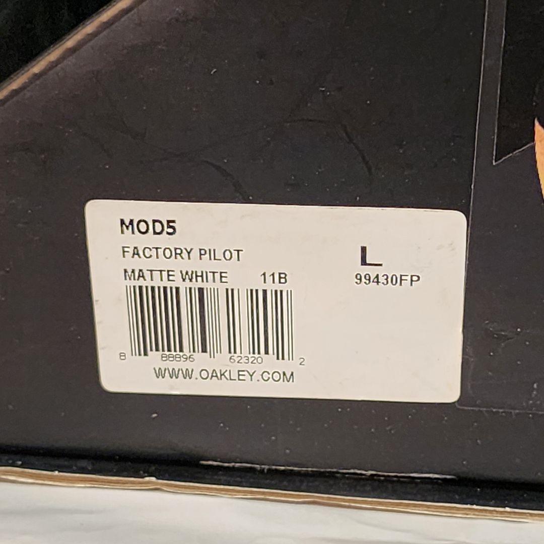 OAKLEY MOD5 ヘルメット ホワイト