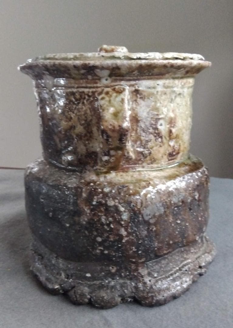 信楽焼　自然灰釉究極美逸品　谷清右衛門　茶道具伊賀写 双耳水指 塗蓋 付　共箱