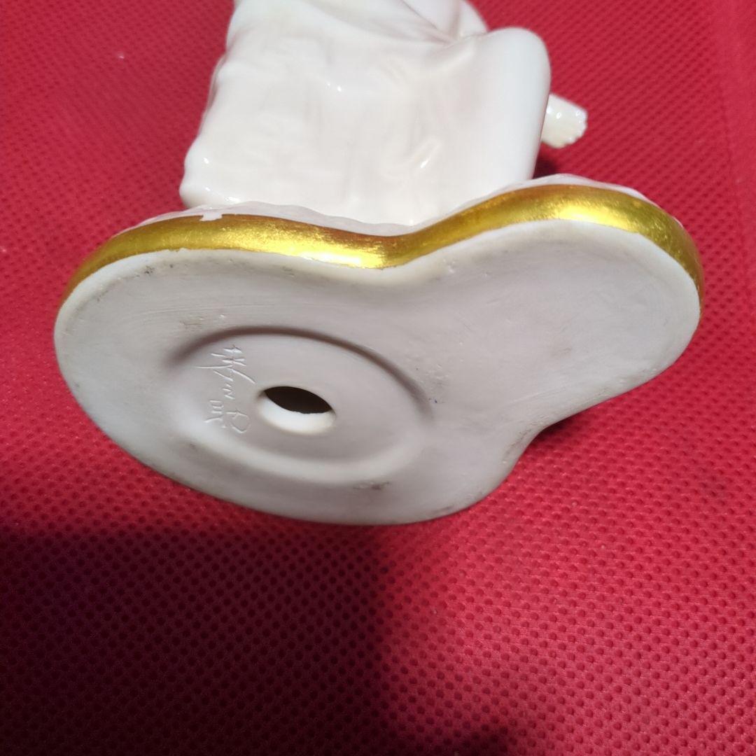 白色陶器製弥勒菩薩像 木箱付き