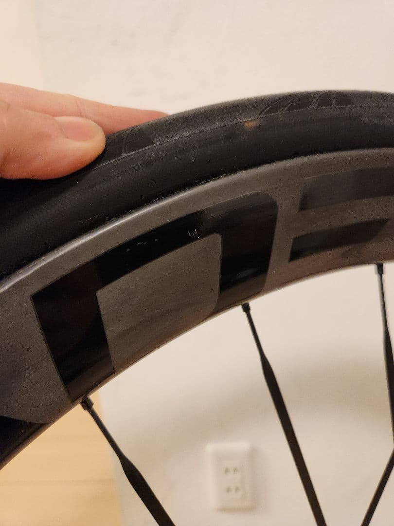 CADEX 50 Ultra Disc tubeless タイヤ、バック付