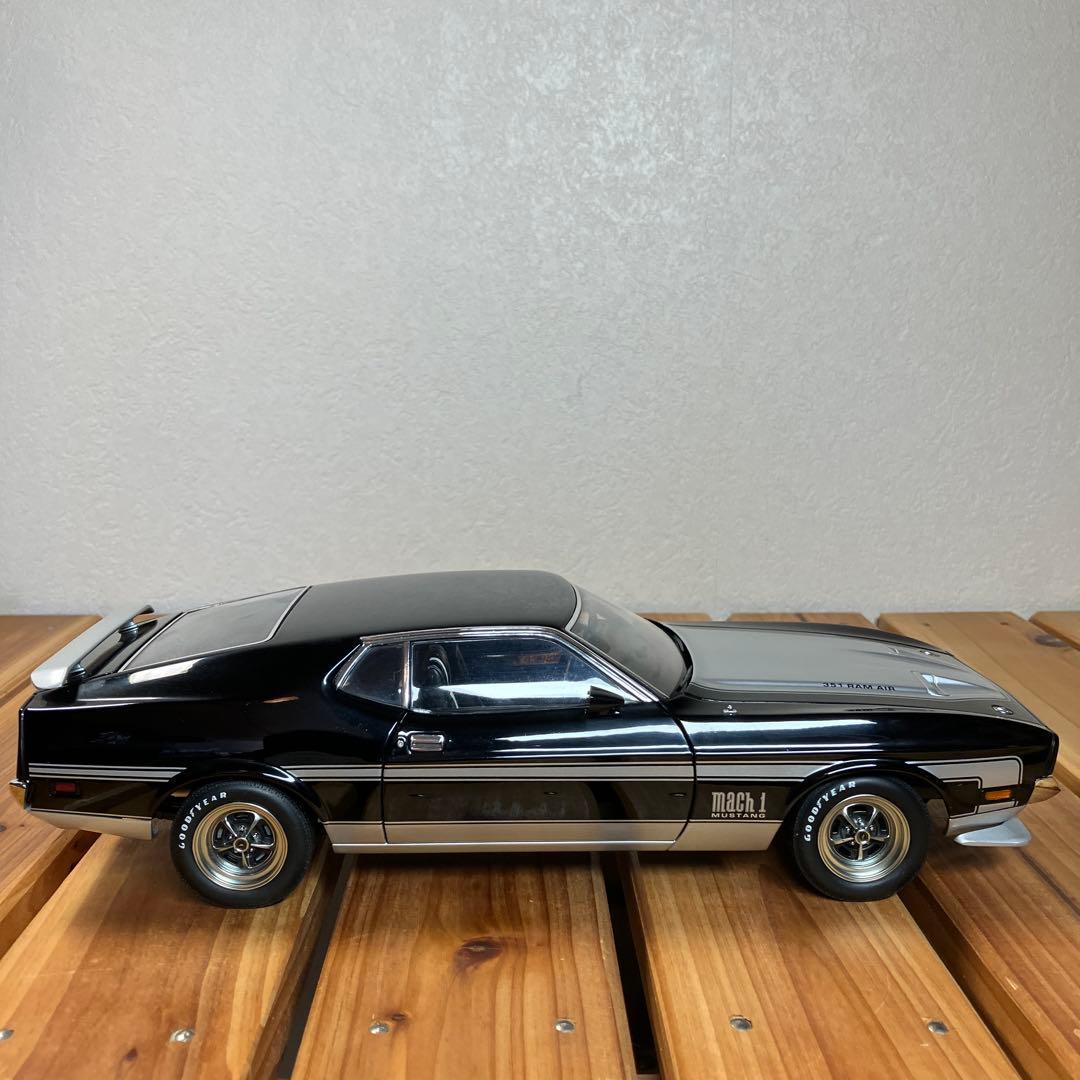オートアート1/18 FORD MUSTANG MACH I BLACK