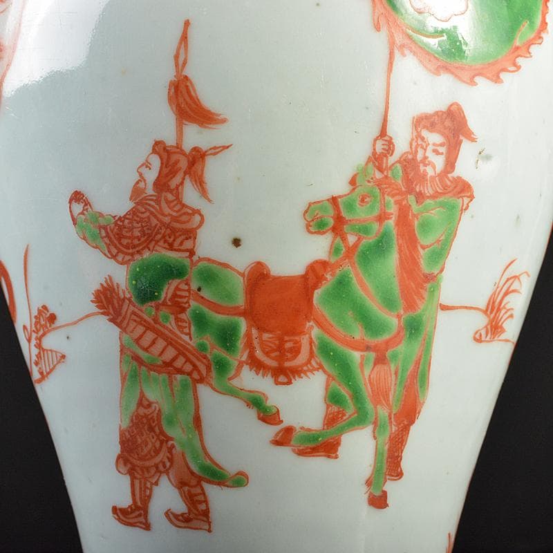 中国　大明萬暦年製款　赤絵　鳳凰人物文　梅瓶　V　R7283