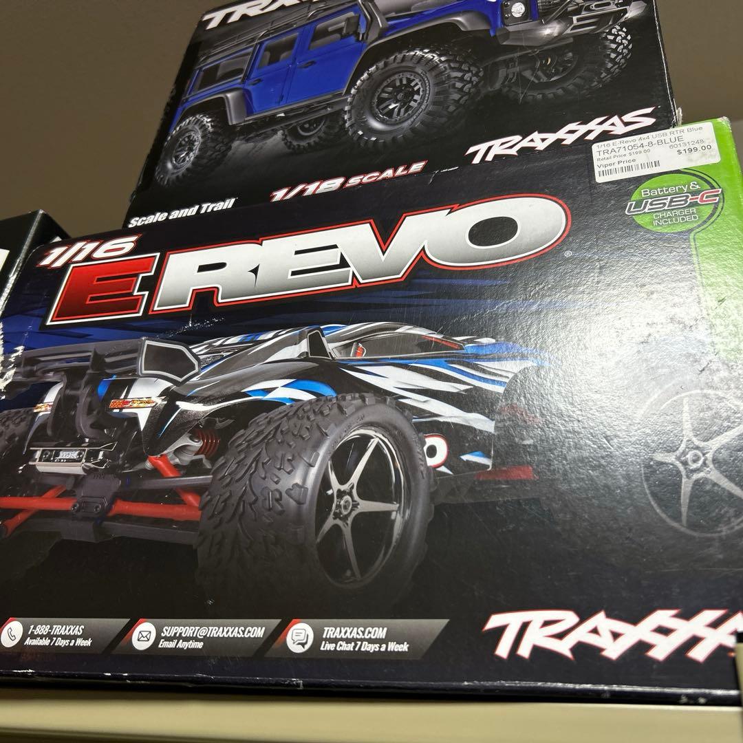 トラクサス　e-revo 1/16 送受信機なし　ほぼノーマル　シャフト交換