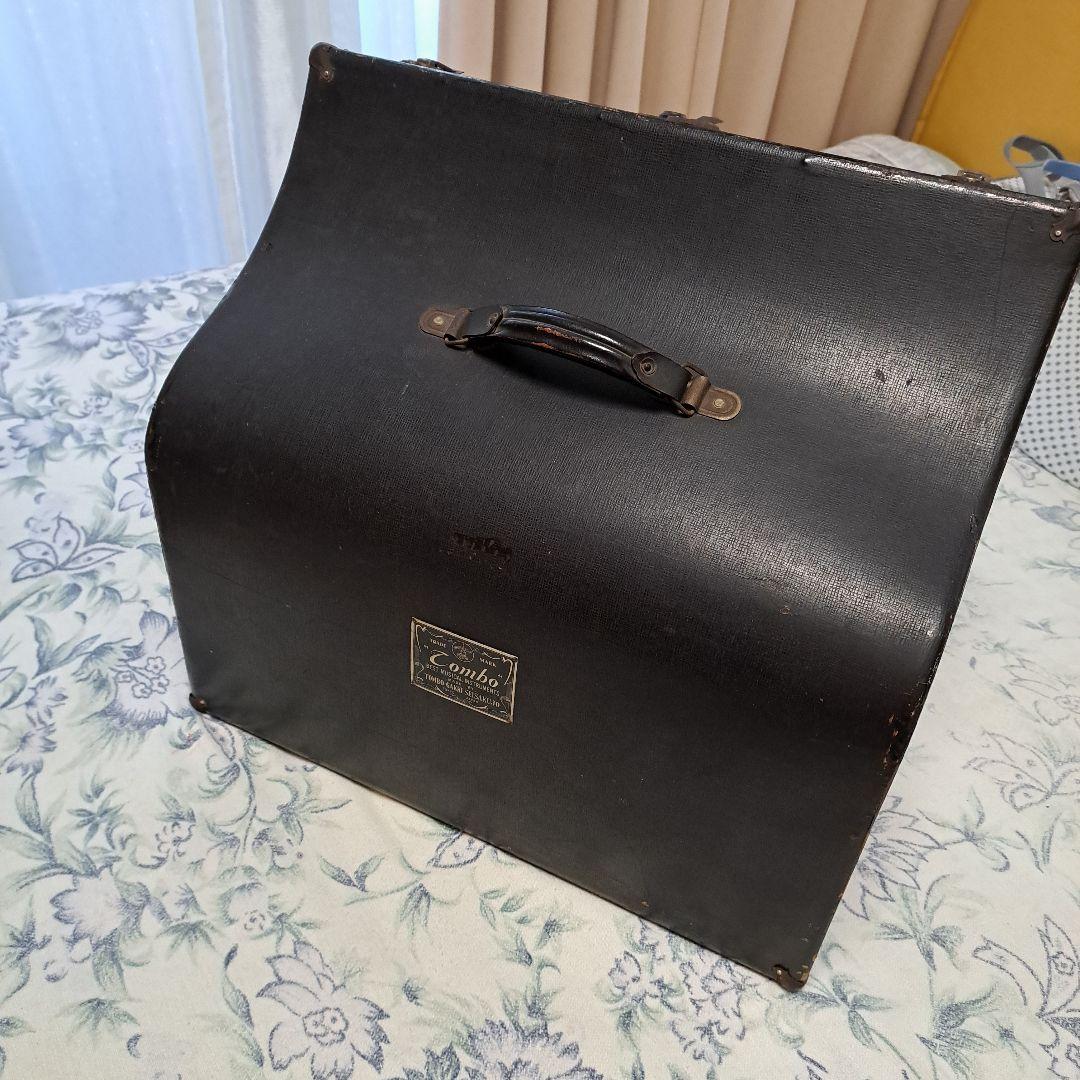 Italy製Recanati アコーディオン 30鍵 レッド、ケース付