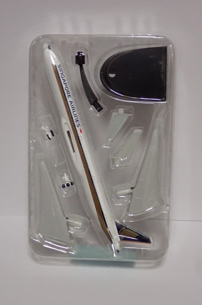 猛*魂様 世界のエアライン　シンガポール空港ウイングキットコレクション ボックス