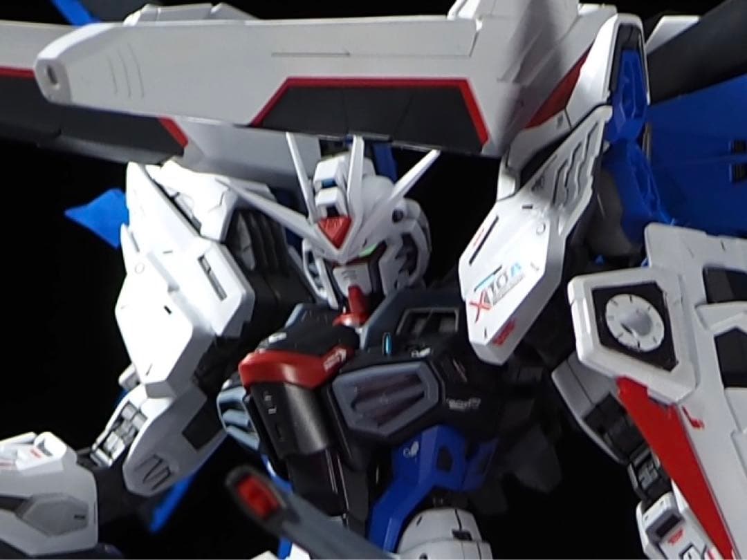 モデルグラフィックス参考作品　MGEX ストライクフリーダム　全塗装　完成品