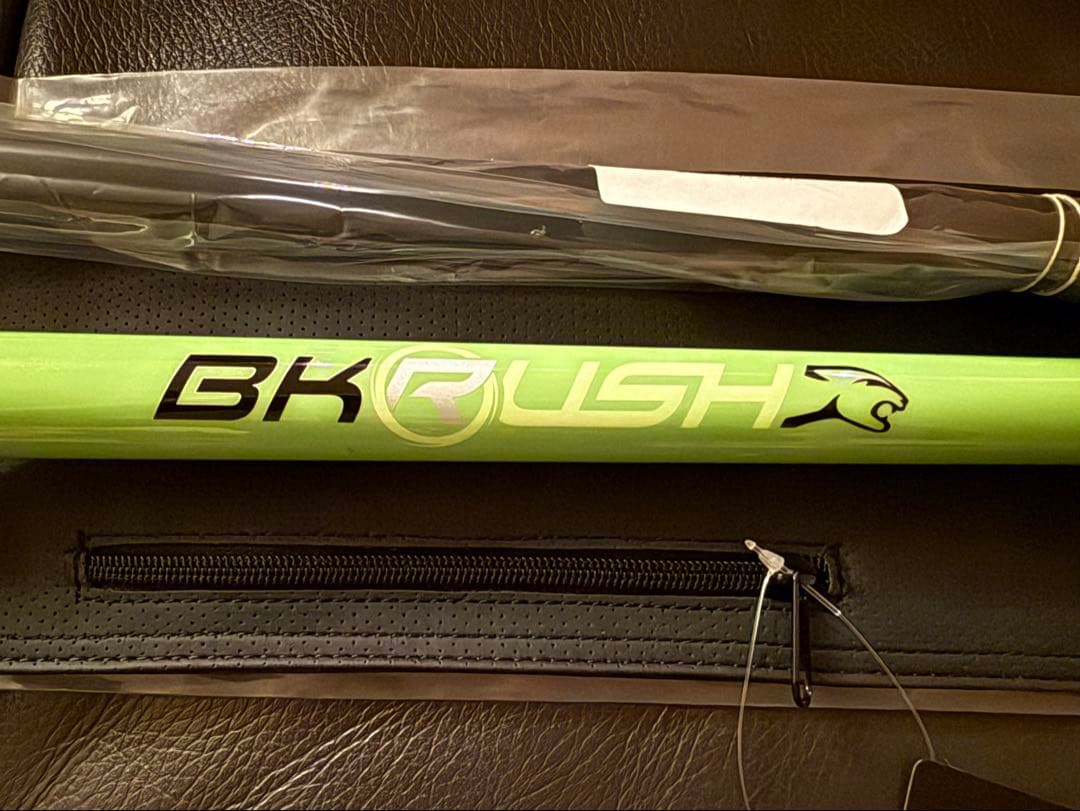 気まぐれ値下げPREDATOR BK RUSH NEON GREEN SW