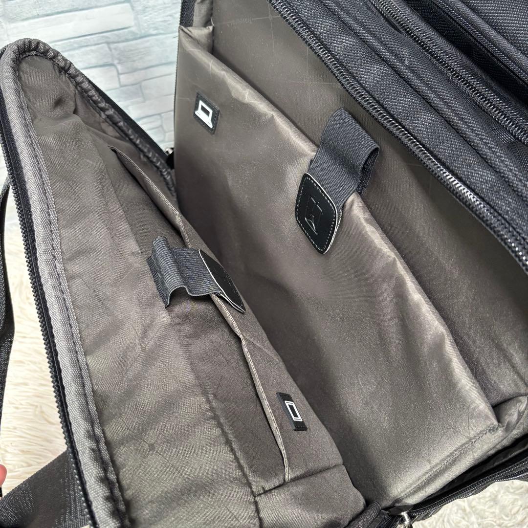 極美品　Travelpro トラベルプロ　FlightCrew 5 小型キャリー