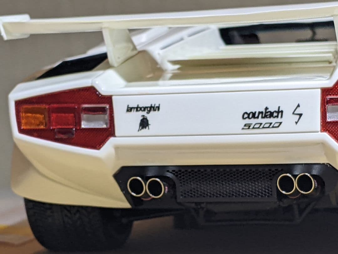 1/18 メイクアップ IDEA カウンタックLP5000S 1982