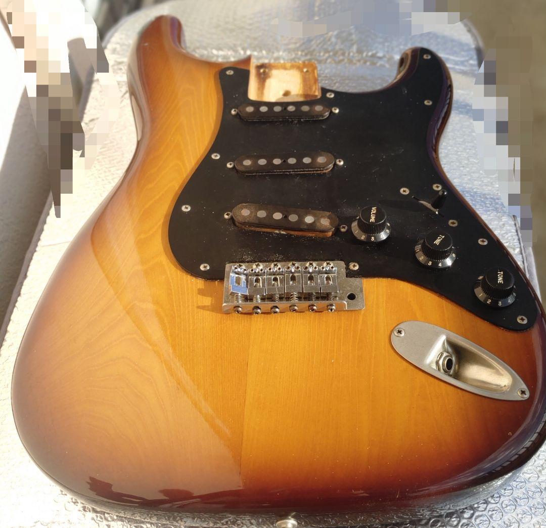 拉*孟様 日本製　フェルナンデス　ストラトタイプボディ　ネックはおまけ