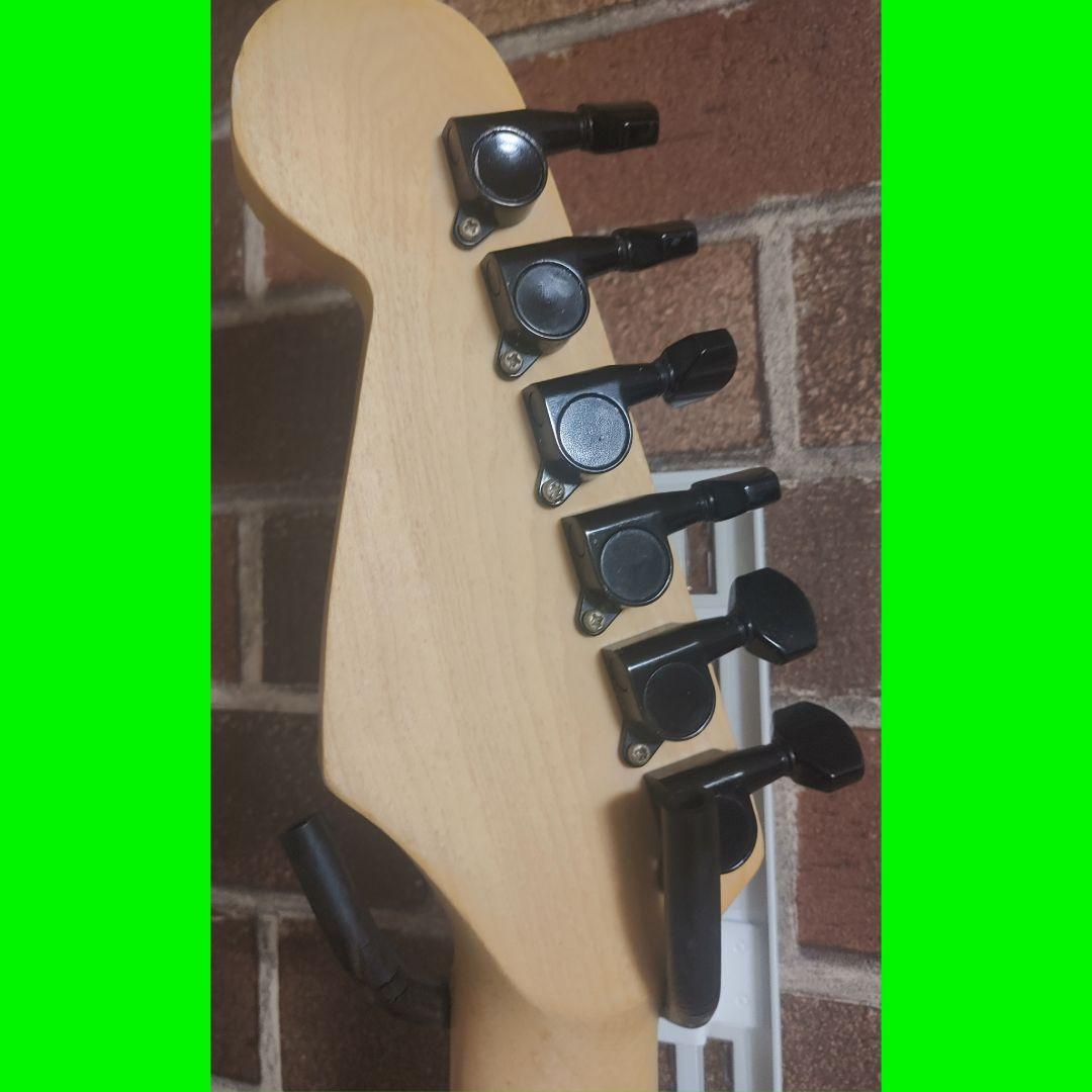 拉*孟様 日本製　フェルナンデス　ストラトタイプボディ　ネックはおまけ