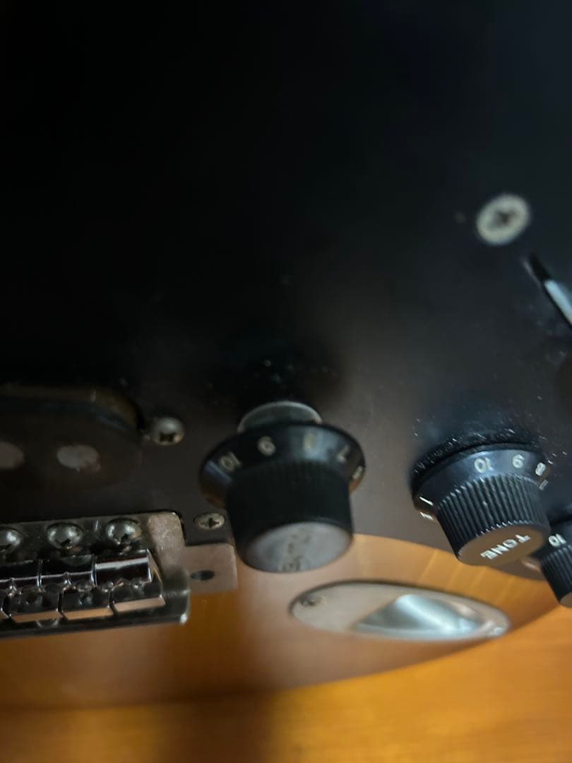 拉*孟様 日本製　フェルナンデス　ストラトタイプボディ　ネックはおまけ