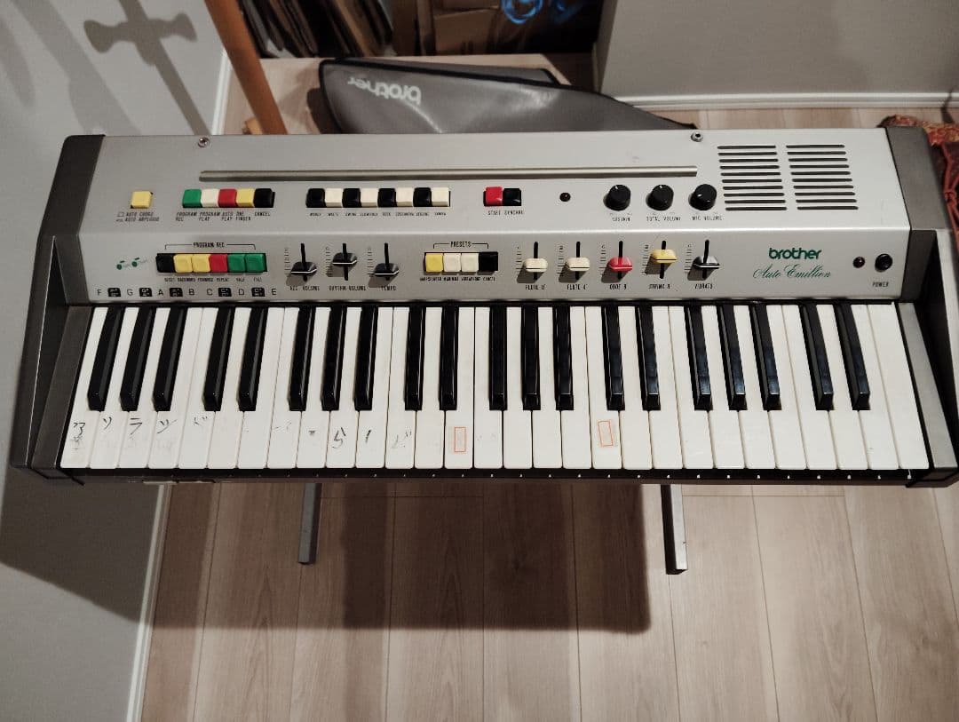 電子ピアノ　Brother