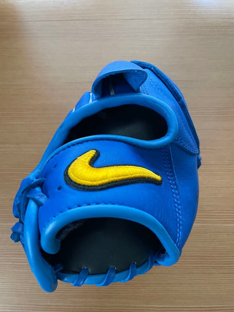 NIKE 軟式用グローブ　岩隈モデル