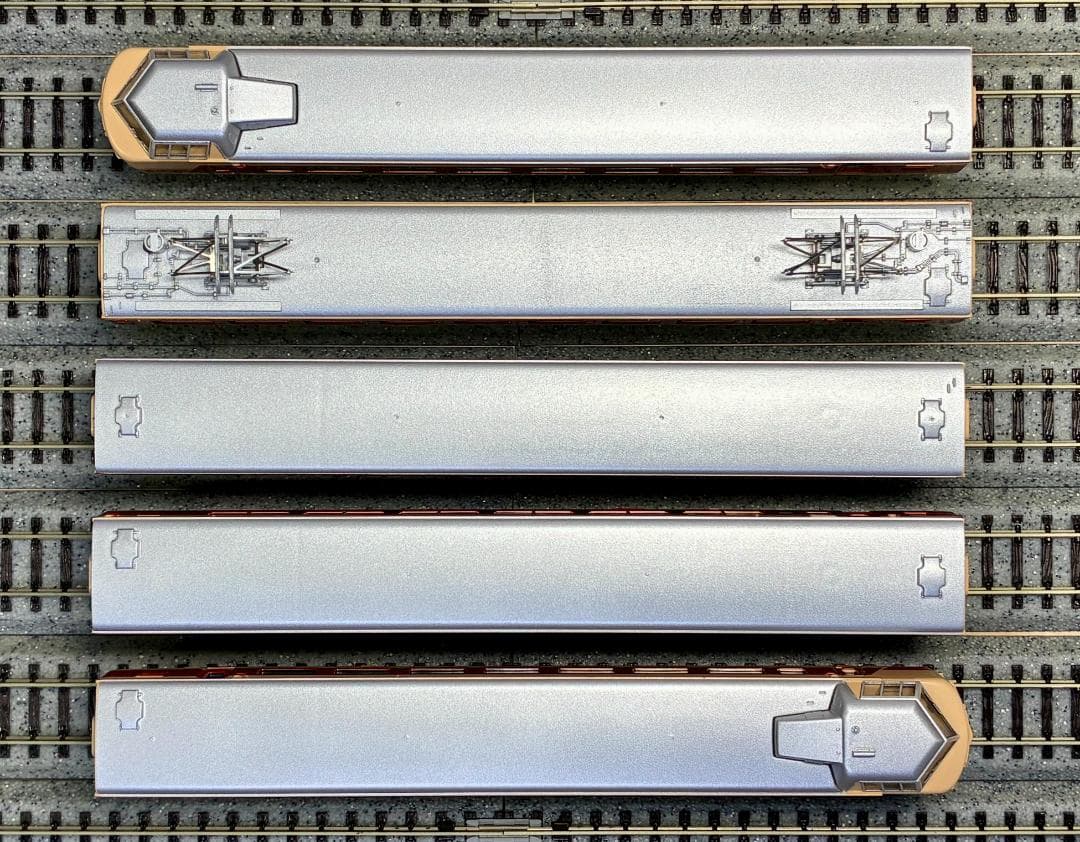 ＊絶版 希少品＊『国鉄381系振子電車9両フル編成』室内灯・TNカプラー装備編成