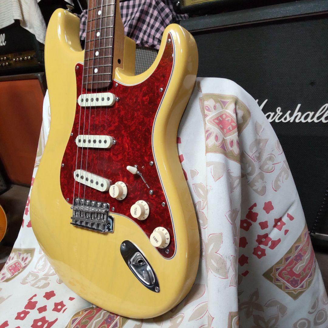 momose モモセのストラトタイプのギター