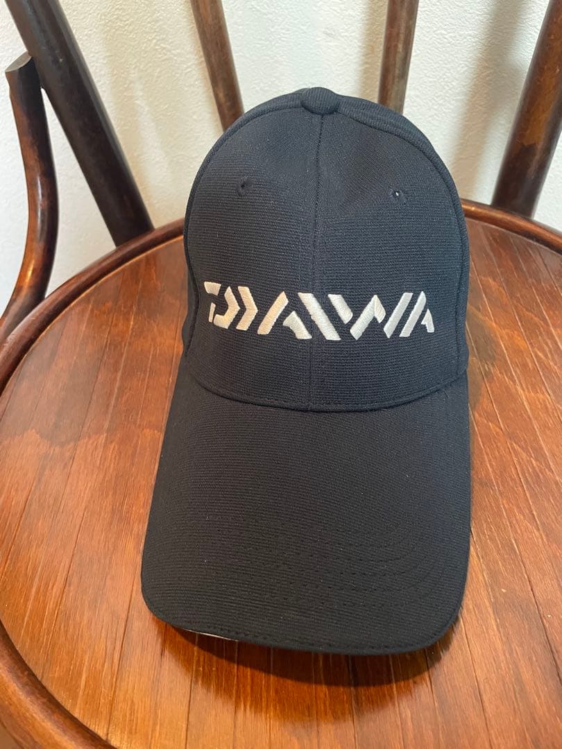 ほぼ未使用品　ダイワ　渓流ベストとキャップのセット