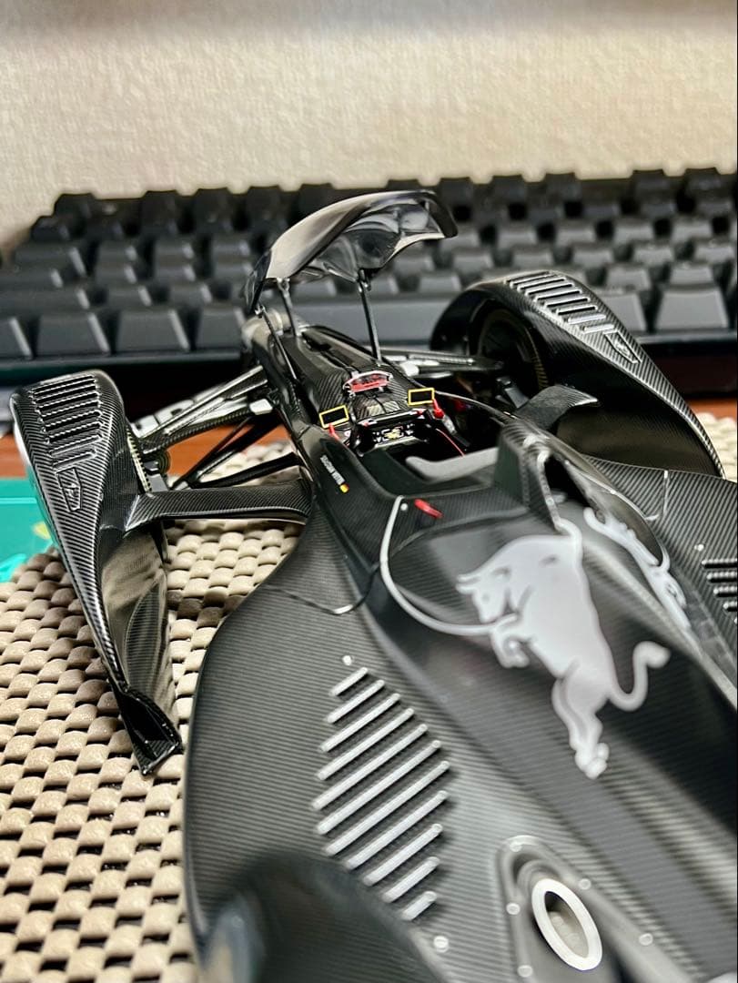 オートアート 1/18 RedBull X2010 プロトタイプ