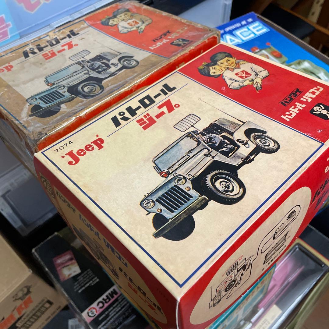 大特価！純正箱（レプリカ箱も付属）付きバンダイハンドルリモコンパトジープ