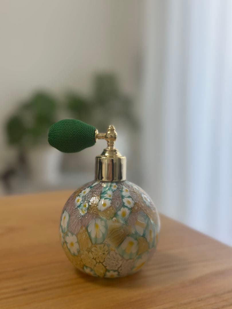 ベネチアングラス　香水瓶　グリーン