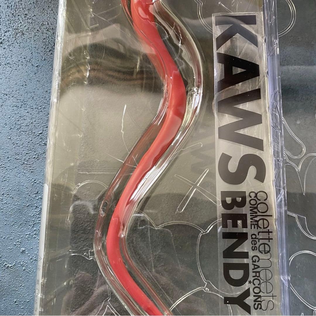 KAWS × Colette Comme Des Garcons フィギュア