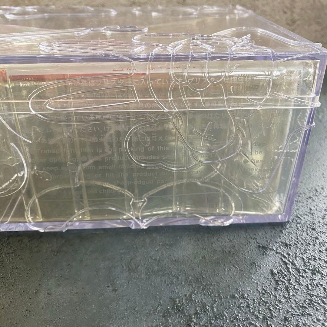 KAWS × Colette Comme Des Garcons フィギュア