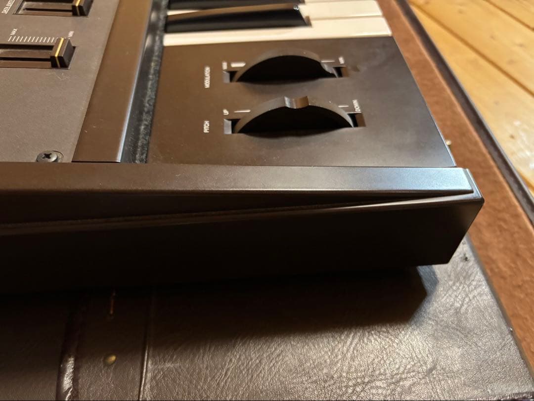 廃盤 ヤマハ シンセサイザー DX7 ハードケース付き 61鍵盤 32音色