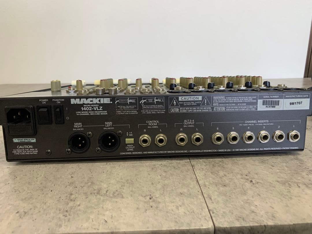 。 MACKIE MS1402-VLZ 14chアナログミキサー