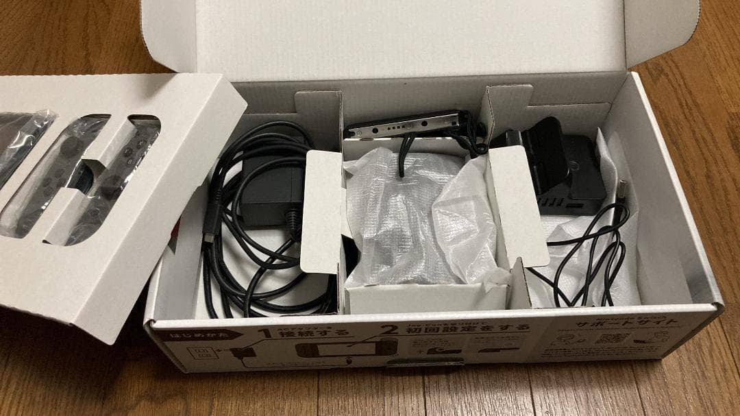 Nintendo Switch 本体 + 周辺機器 + マイクロSDカード