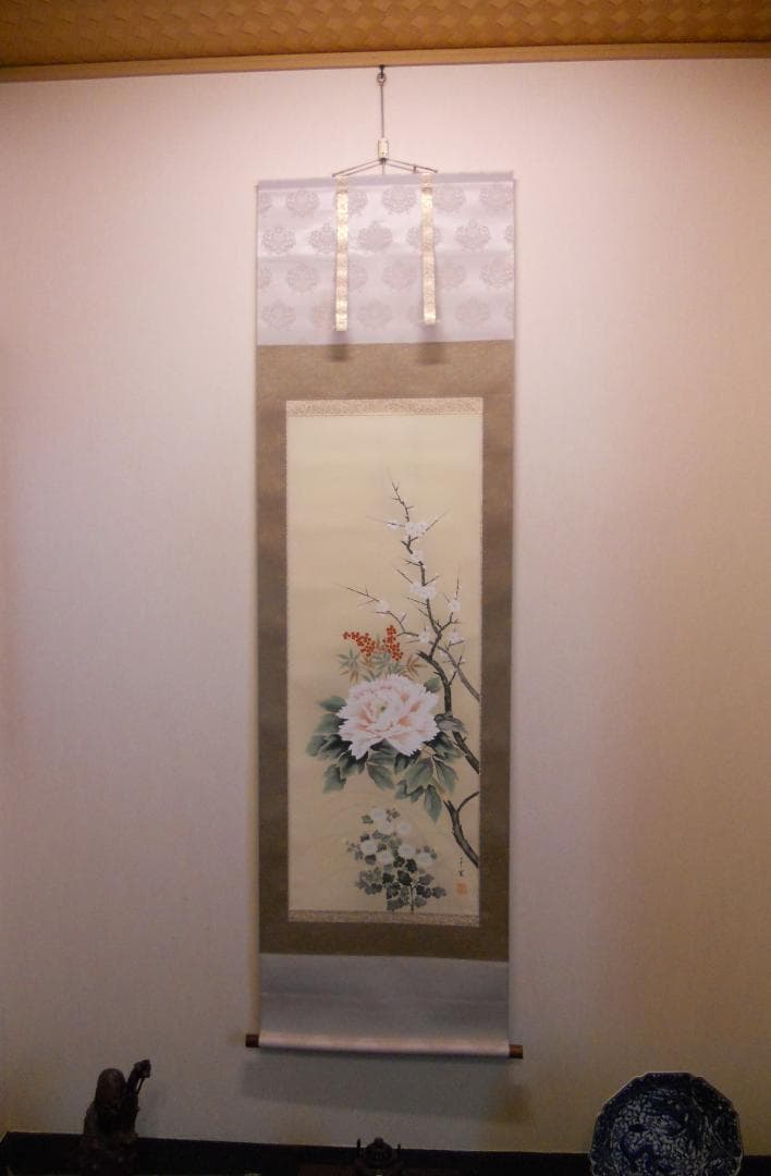 掛け軸 飯島千里 四季草花 絹本 希少 軸装 茶道具 掛軸 美品 です。