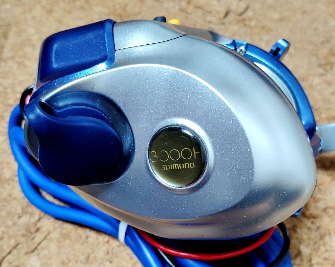 電動リール シマノ 電動丸 3000H 未使用なのでピカピカです。