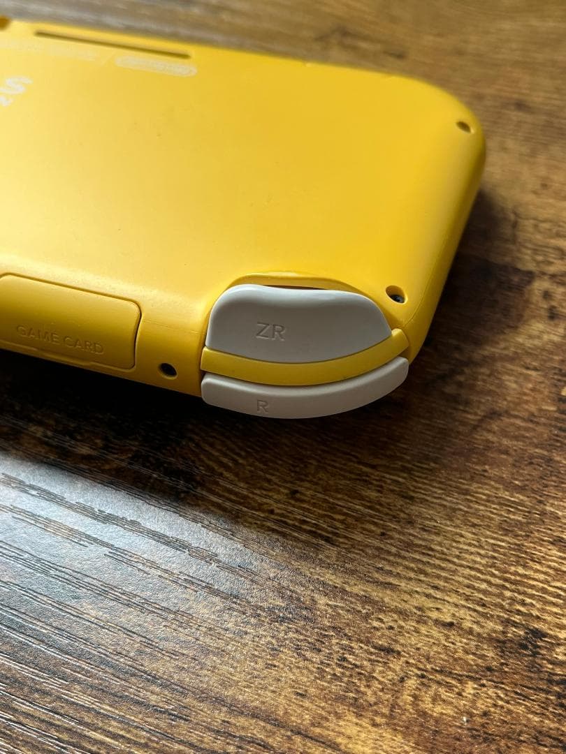 【中古】Nintendo Switch Lite (イエロー)