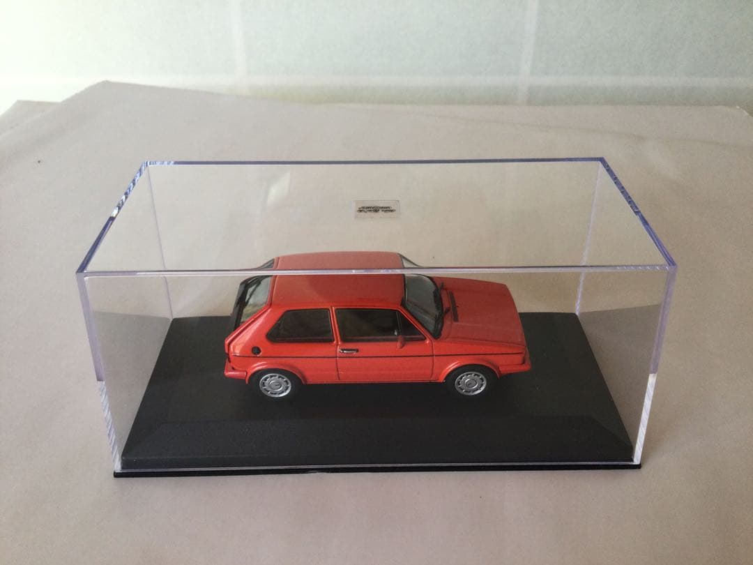 ミニチャンプス　VW Golf GTI \"Pirelli\" ミニカー 限定品