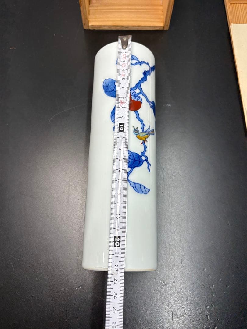 萩焼　柿右衛門写し 柿 小鳥 花瓶 筒形 染錦 美術品 陶器 共箱付き