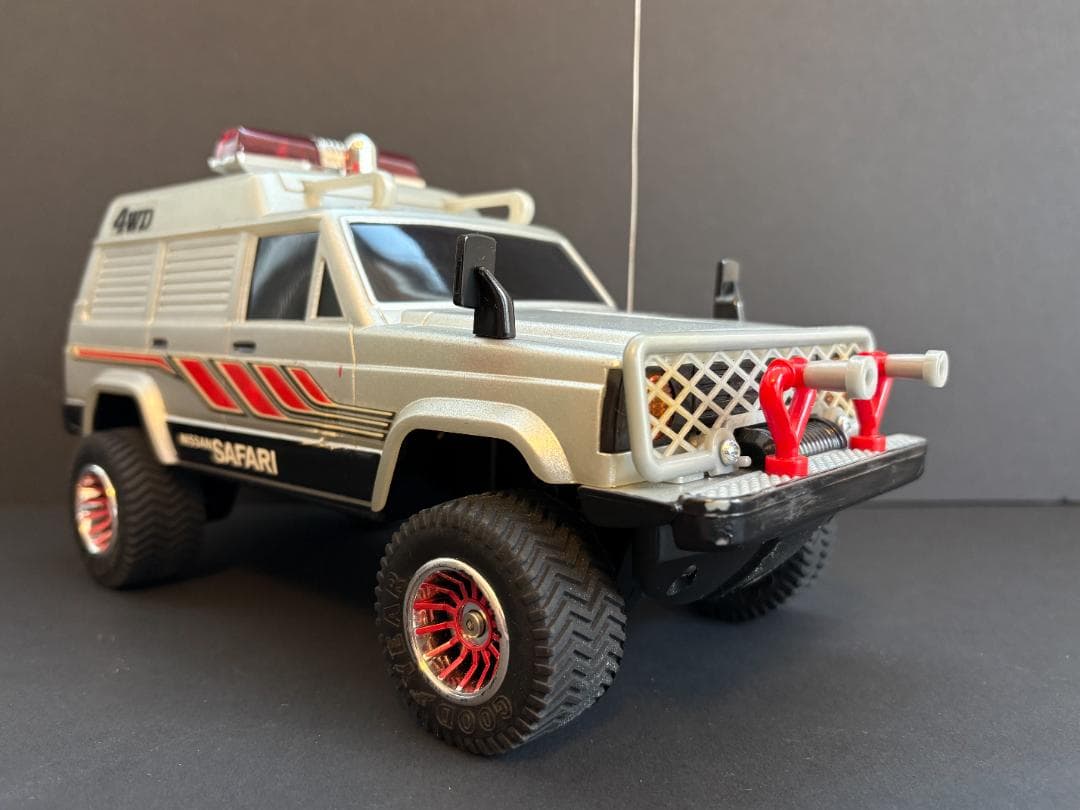 西部警察 ニッサンサファリ 4WD ラジコン ヨネザワ 1/16 スケール