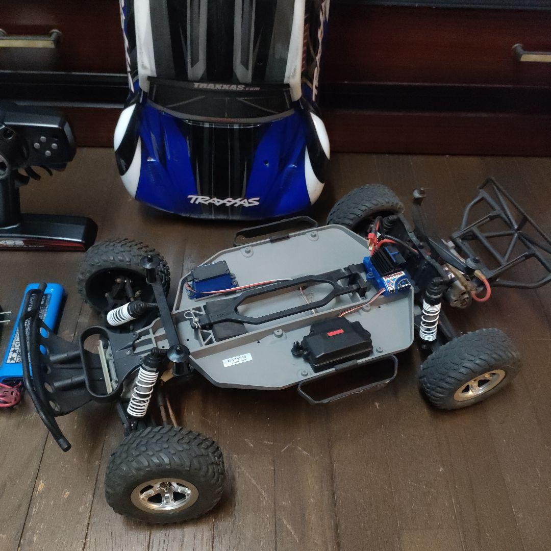 トラクサスTraxxas Slash 2WD SCトラック、フルセット
