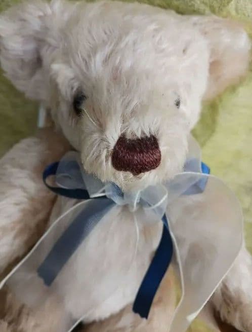 イギリスのメリーソート社の2002年テディベア