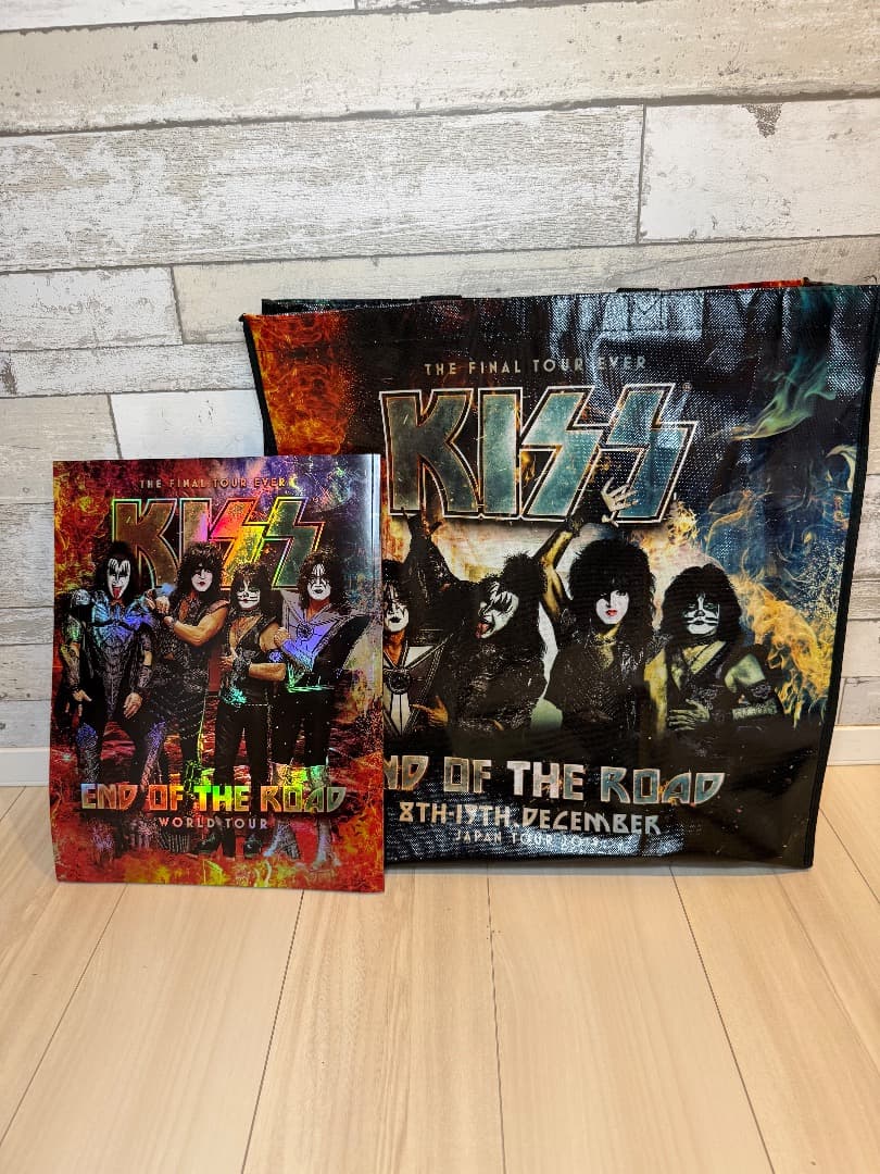 KISS 2019来日 VIPグッズ 直筆サイン 他おまけ付き！！
