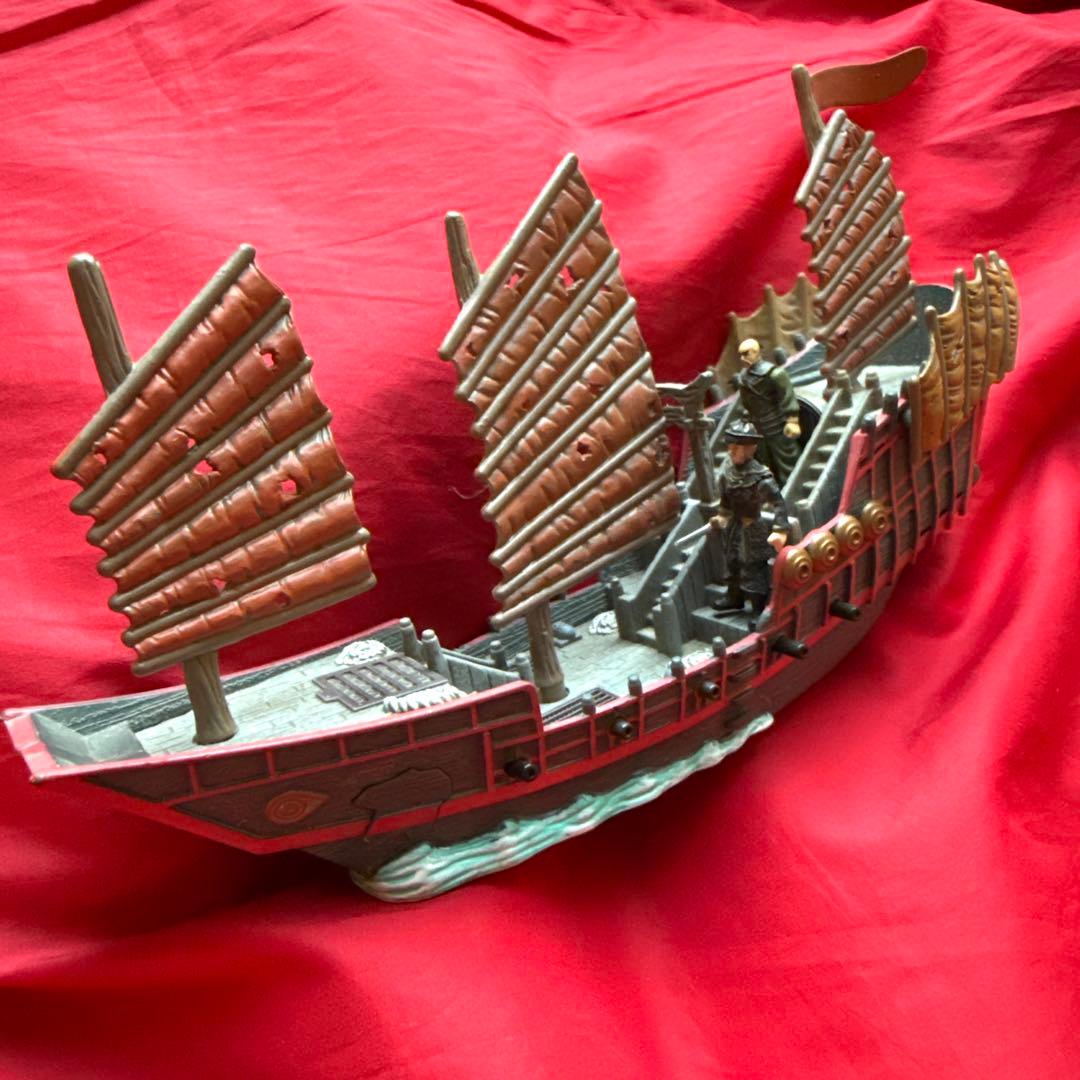 パイレーツオブカリビアン エンプレス号 ジャックスパロウ 海賊船 ディズニー 船