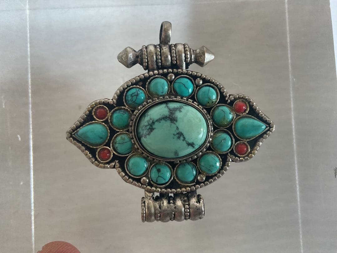 古いアフガニスタンSV伝統工芸「花のペンダントヘッド/経典入」①