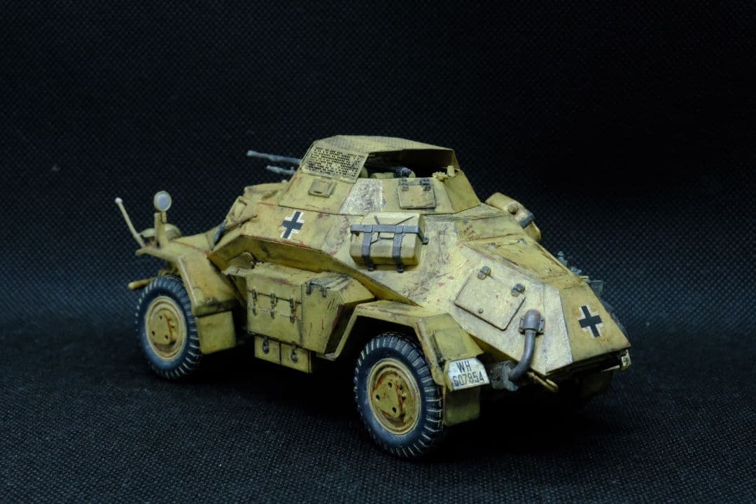 タミヤ【ドイツ軍】 sd.kfz222　1/35完成品　ジオラマベース付き