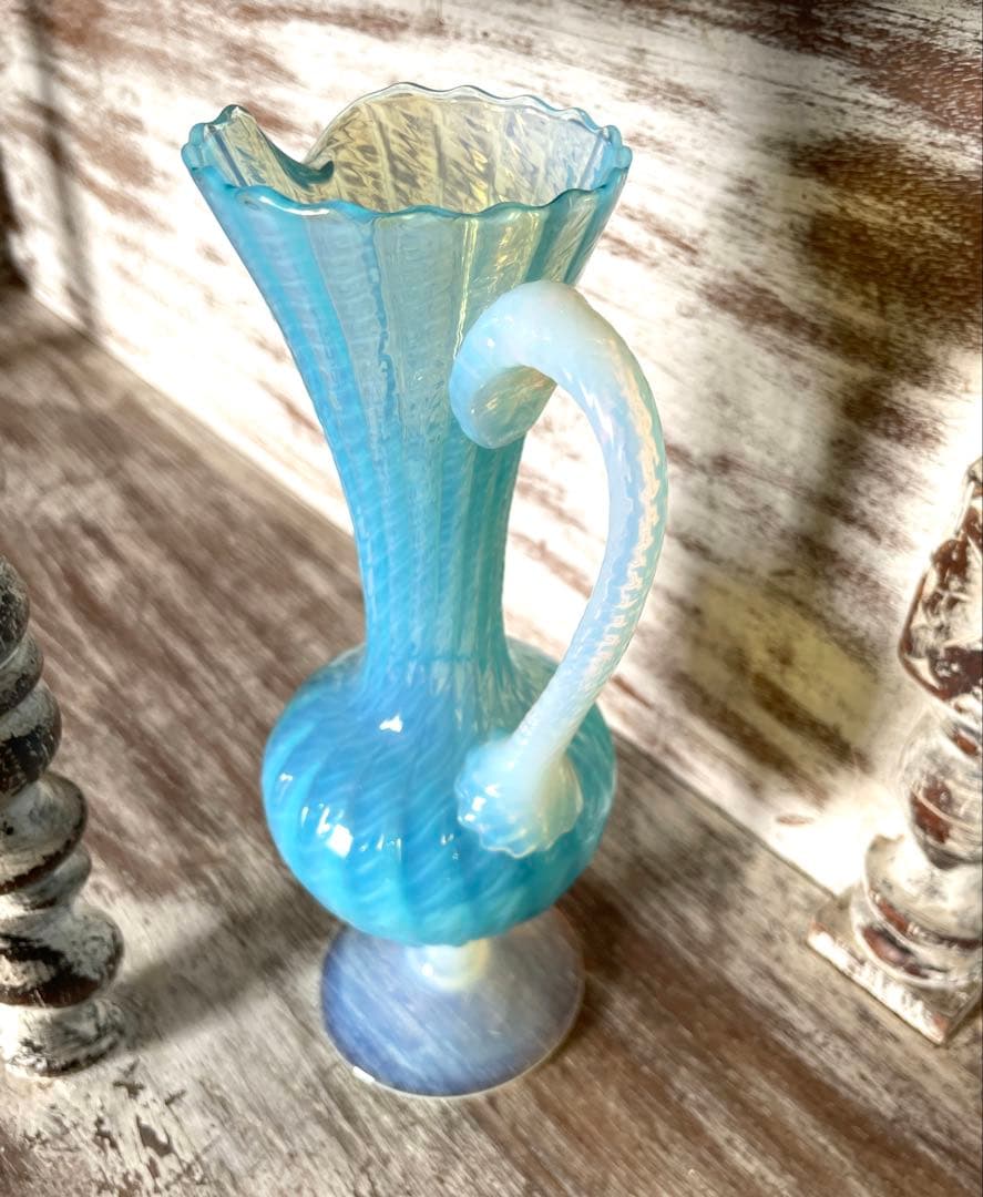 フランスアンティーク オパールセントガラス オパリン 花瓶 フラワーベース 花器