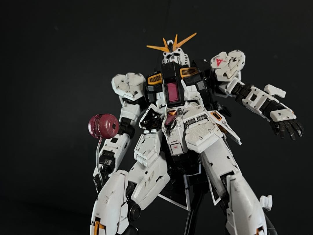 ガンプラ塗装済み完成品　RG νガンダム