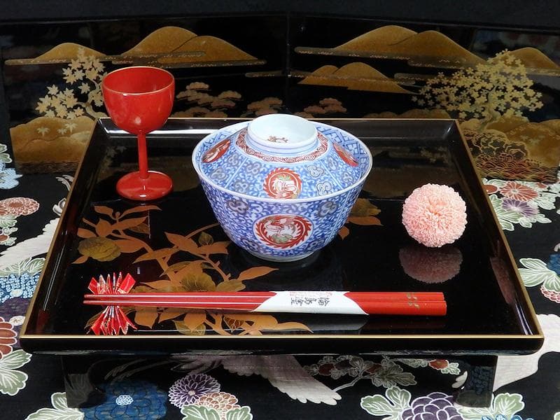 大聖寺伊万里　染錦　鳳凰に唐人　唐草の図　蓋茶碗　２客　A121AS-fbmj