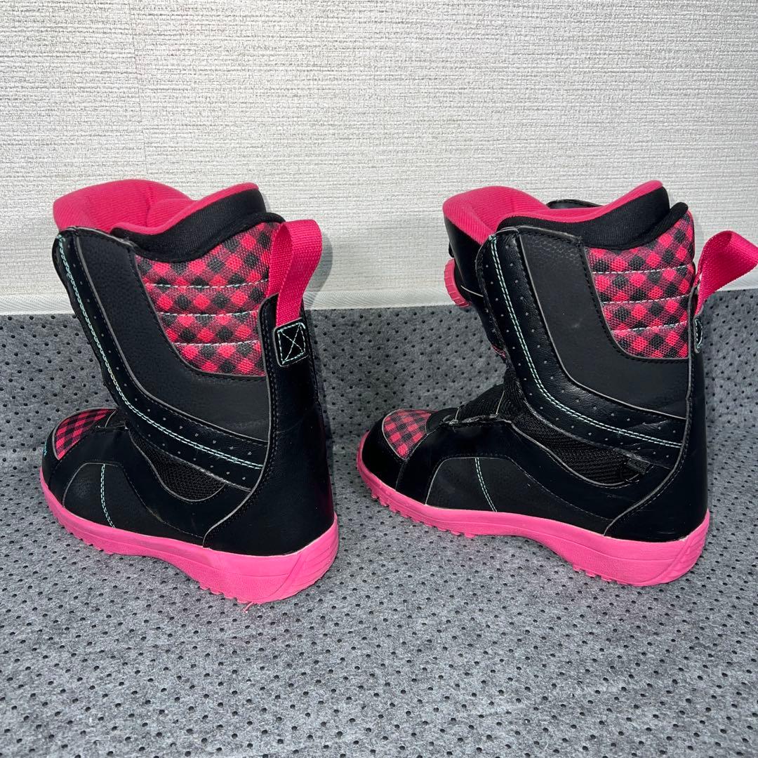 ５回使用 キッズスノーボード 130cm IGNIO×バイン×ダイヤルブーツ