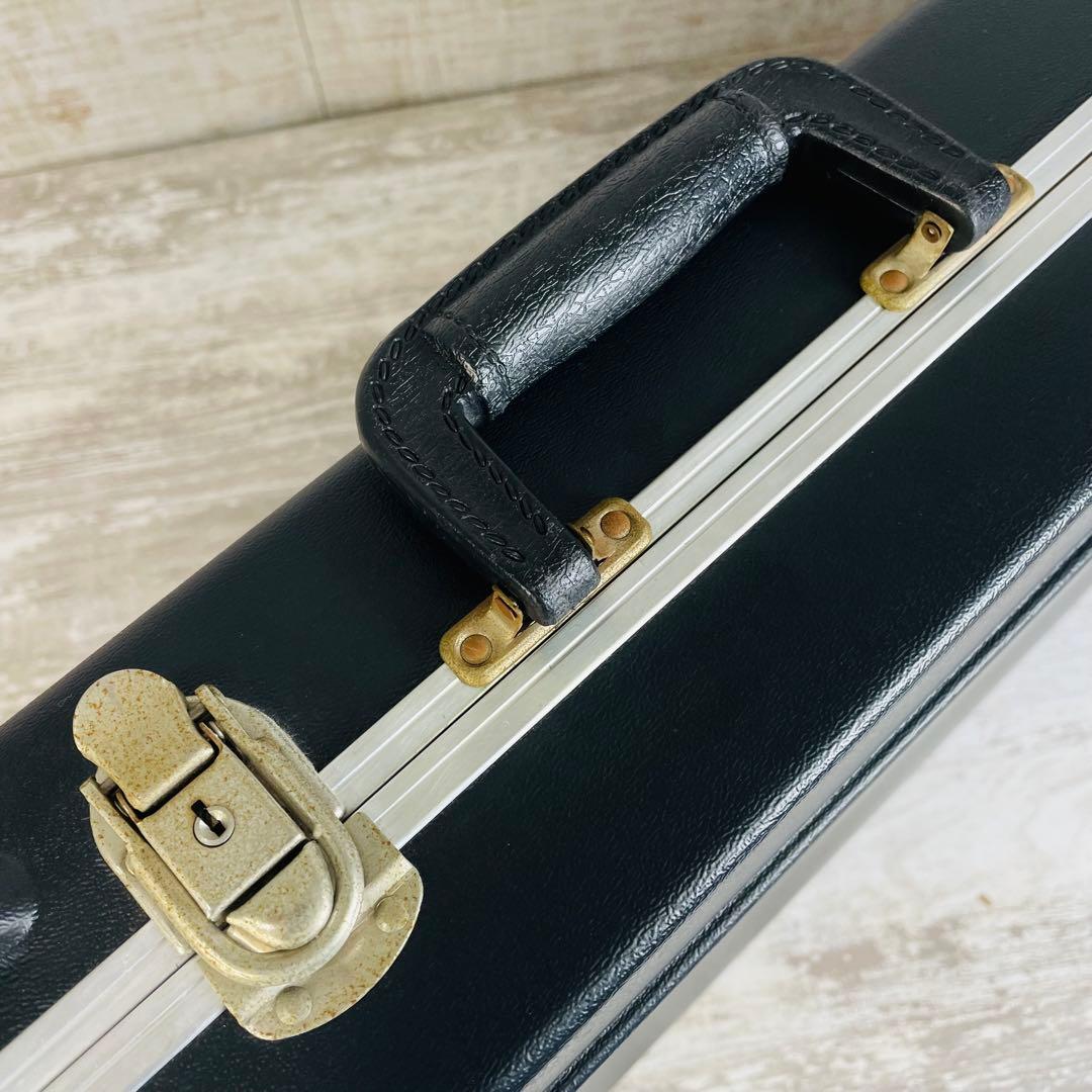 Music Man ミュージックマン　ベース用モールドハードケース　USA製