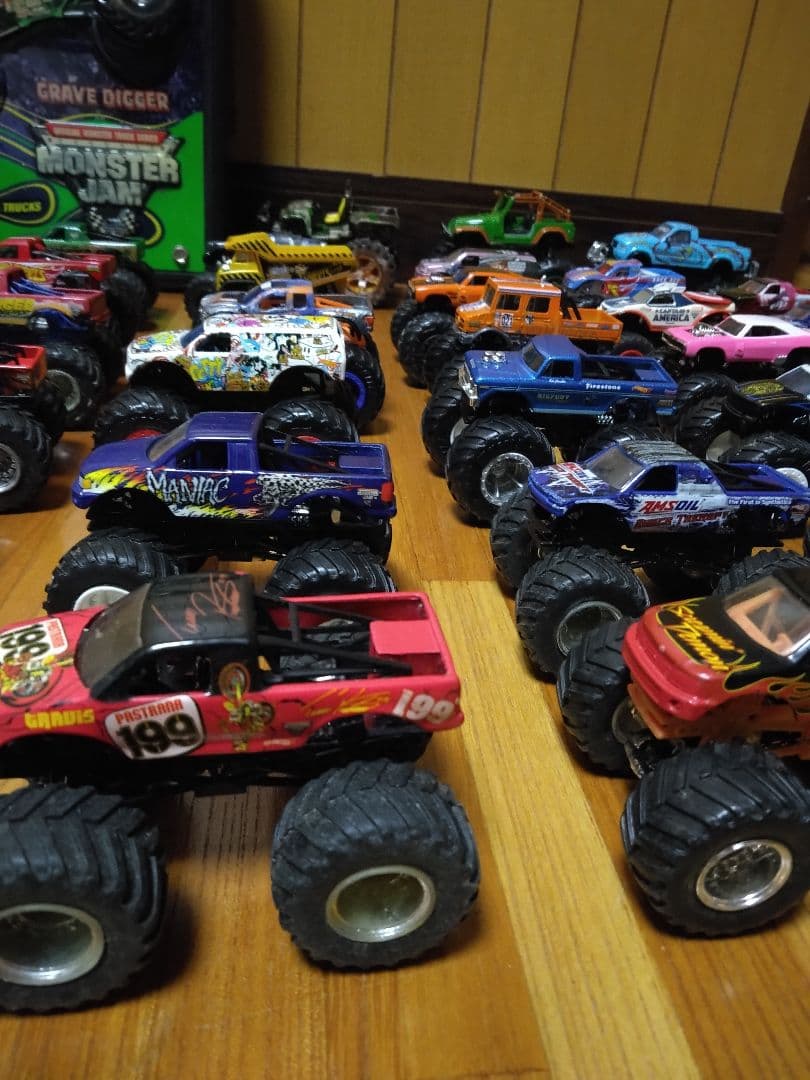 モンスタートラック　超超得！！50台セット