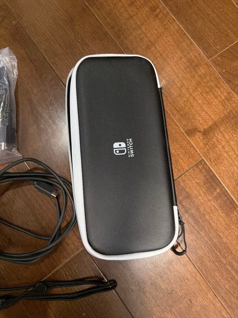 Nintendo Switch 本体 有機ELモデル ケース付き