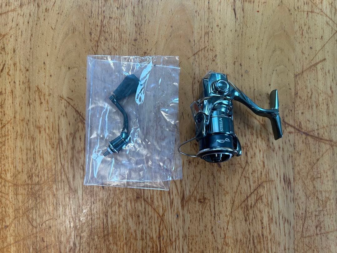 未使用品　22 STELLA スピニングリール ステラ　C2000SHG